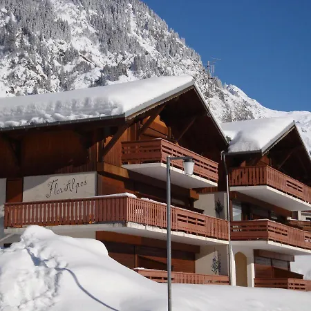 3p Pmr Avec Terrasse Sud Et Parking, Proche Commerces Et Telecabine - Fr-1-464-80 La Plagne